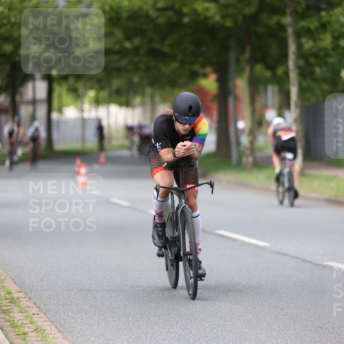 10.08.2025 - GEWOBA Citytriathlon Bremen Yannick Fuchs http://msf.ph/oto/8545061 10.08.2025 12:56:27 Radfahren 555, 567, 589, 678, 706, 721, 737, 749, 764, 772, 782, 814, 831, 844 meine-sportfotos.de