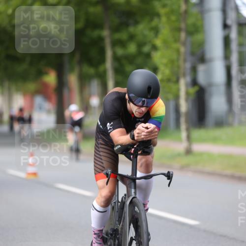 10.08.2025 - GEWOBA Citytriathlon Bremen Yannick Fuchs http://msf.ph/oto/8545070 10.08.2025 12:56:27 Radfahren 555, 567, 589, 678, 706, 721, 737, 749, 764, 772, 782, 814, 831, 844 meine-sportfotos.de