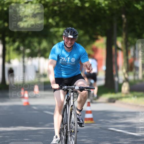 10.08.2025 - GEWOBA Citytriathlon Bremen Yannick Fuchs http://msf.ph/oto/8545071 10.08.2025 11:02:46 Radfahren 23, 53, 135, 223, 484 meine-sportfotos.de