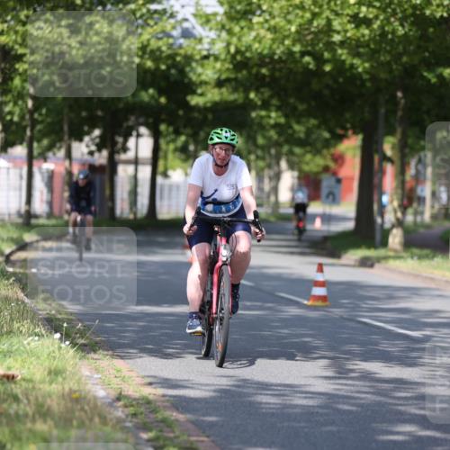10.08.2025 - GEWOBA Citytriathlon Bremen Yannick Fuchs http://msf.ph/oto/8545093 10.08.2025 11:02:50 Radfahren 23, 53, 135, 223 meine-sportfotos.de
