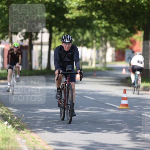 10.08.2025 - GEWOBA Citytriathlon Bremen Yannick Fuchs http://msf.ph/oto/8545110 10.08.2025 11:02:53 Radfahren 23, 53, 135, 223 meine-sportfotos.de