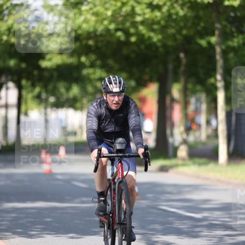 10.08.2025 - GEWOBA Citytriathlon Bremen Yannick Fuchs http://msf.ph/oto/8545117 10.08.2025 11:02:53 Radfahren 23, 53, 135, 223 meine-sportfotos.de