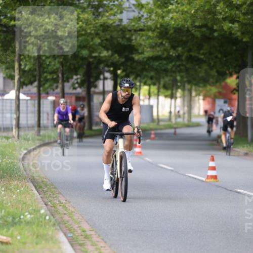 10.08.2025 - GEWOBA Citytriathlon Bremen Yannick Fuchs http://msf.ph/oto/8545119 10.08.2025 12:56:33 Radfahren 555, 567, 678, 706, 721, 737, 749, 764, 772, 782, 814, 831, 844 meine-sportfotos.de