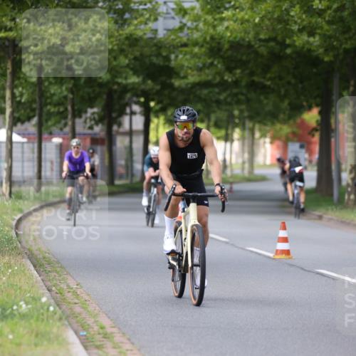 10.08.2025 - GEWOBA Citytriathlon Bremen Yannick Fuchs http://msf.ph/oto/8545125 10.08.2025 12:56:33 Radfahren 555, 567, 678, 706, 721, 737, 749, 764, 772, 782, 814, 831, 844 meine-sportfotos.de