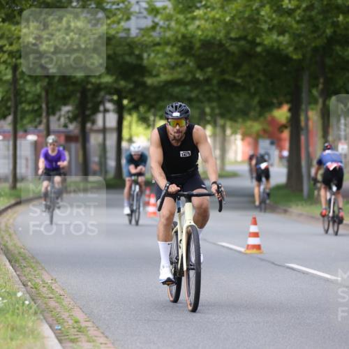 10.08.2025 - GEWOBA Citytriathlon Bremen Yannick Fuchs http://msf.ph/oto/8545127 10.08.2025 12:56:33 Radfahren 555, 567, 678, 706, 721, 737, 749, 764, 772, 782, 814, 831, 844 meine-sportfotos.de