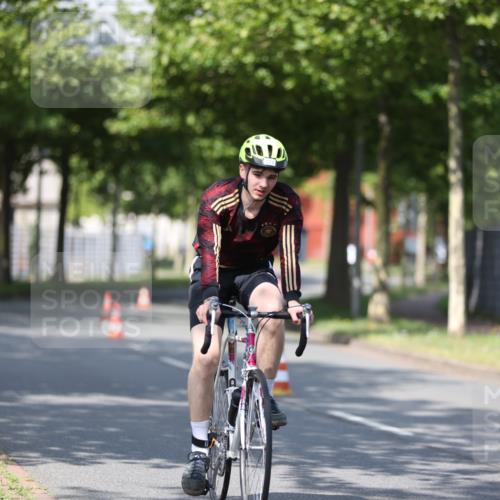 10.08.2025 - GEWOBA Citytriathlon Bremen Yannick Fuchs http://msf.ph/oto/8545132 10.08.2025 11:02:55 Radfahren 23, 53, 135, 223 meine-sportfotos.de