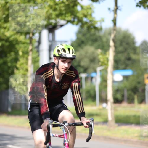 10.08.2025 - GEWOBA Citytriathlon Bremen Yannick Fuchs http://msf.ph/oto/8545141 10.08.2025 11:02:56 Radfahren 23, 53, 135, 223 meine-sportfotos.de