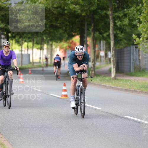 10.08.2025 - GEWOBA Citytriathlon Bremen Yannick Fuchs http://msf.ph/oto/8545142 10.08.2025 12:56:35 Radfahren 555, 567, 678, 706, 721, 737, 749, 772, 782, 814, 815, 831, 844 meine-sportfotos.de