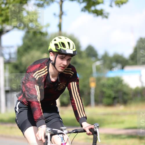 10.08.2025 - GEWOBA Citytriathlon Bremen Yannick Fuchs http://msf.ph/oto/8545144 10.08.2025 11:02:56 Radfahren 23, 53, 135, 223 meine-sportfotos.de