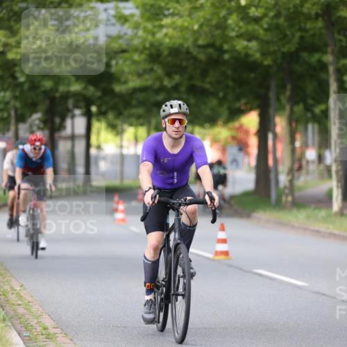 10.08.2025 - GEWOBA Citytriathlon Bremen Yannick Fuchs http://msf.ph/oto/8545151 10.08.2025 12:56:36 Radfahren 555, 567, 678, 706, 721, 737, 749, 772, 782, 814, 815, 831, 844 meine-sportfotos.de