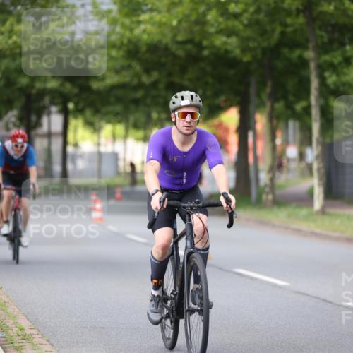 10.08.2025 - GEWOBA Citytriathlon Bremen Yannick Fuchs http://msf.ph/oto/8545155 10.08.2025 12:56:36 Radfahren 555, 567, 678, 706, 721, 737, 749, 772, 782, 814, 815, 831, 844 meine-sportfotos.de