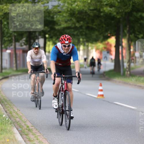 10.08.2025 - GEWOBA Citytriathlon Bremen Yannick Fuchs http://msf.ph/oto/8545169 10.08.2025 12:56:37 Radfahren 555, 567, 597, 678, 706, 721, 737, 749, 772, 782, 814, 815, 831 meine-sportfotos.de