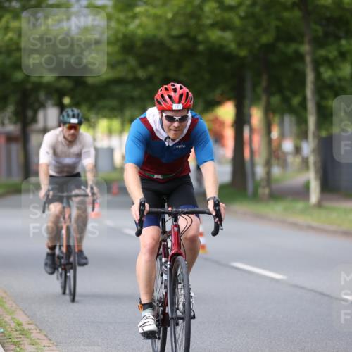 10.08.2025 - GEWOBA Citytriathlon Bremen Yannick Fuchs http://msf.ph/oto/8545176 10.08.2025 12:56:38 Radfahren 555, 567, 597, 678, 706, 721, 737, 749, 772, 782, 814, 815, 831 meine-sportfotos.de