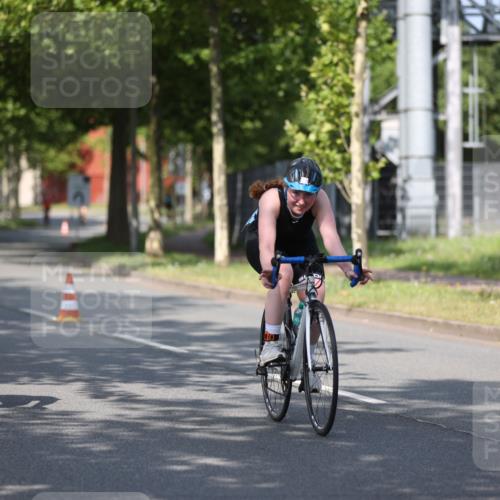 10.08.2025 - GEWOBA Citytriathlon Bremen Yannick Fuchs http://msf.ph/oto/8545178 10.08.2025 11:03:22 Radfahren 27, 55, 175, 177, 189, 415, 496 meine-sportfotos.de
