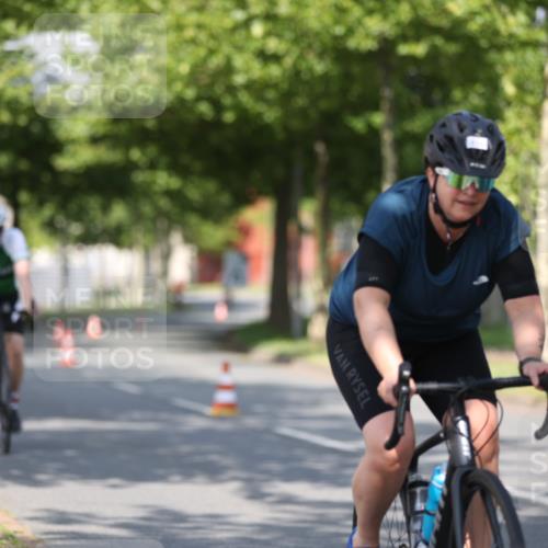 10.08.2025 - GEWOBA Citytriathlon Bremen Yannick Fuchs http://msf.ph/oto/8545186 10.08.2025 11:03:23 Radfahren 27, 55, 175, 177, 189, 415, 496 meine-sportfotos.de