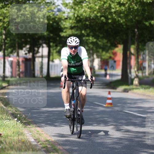 10.08.2025 - GEWOBA Citytriathlon Bremen Yannick Fuchs http://msf.ph/oto/8545190 10.08.2025 11:03:24 Radfahren 27, 55, 175, 177, 189, 415, 496 meine-sportfotos.de
