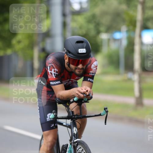 10.08.2025 - GEWOBA Citytriathlon Bremen Yannick Fuchs http://msf.ph/oto/8545210 10.08.2025 12:56:45 Radfahren 597, 706, 737, 749, 755, 772, 782, 815, 830, 831, 1014 meine-sportfotos.de