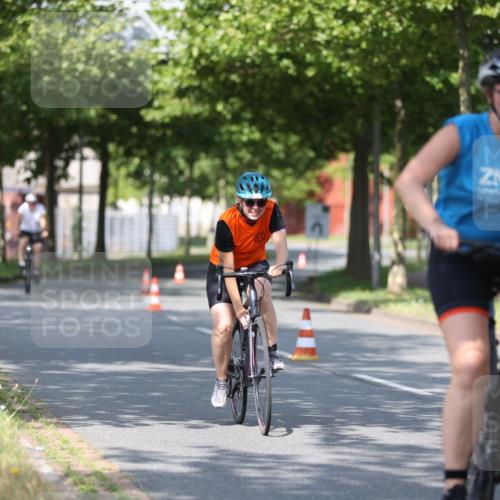 10.08.2025 - GEWOBA Citytriathlon Bremen Yannick Fuchs http://msf.ph/oto/8545221 10.08.2025 11:03:38 Radfahren 13, 55, 167 meine-sportfotos.de