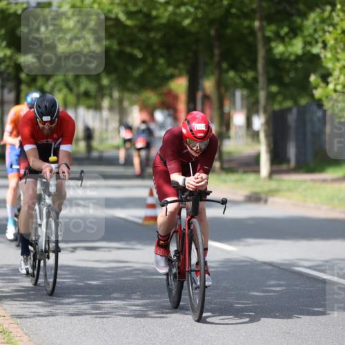 10.08.2025 - GEWOBA Citytriathlon Bremen Yannick Fuchs http://msf.ph/oto/8545244 10.08.2025 12:56:54 Radfahren 559, 597, 672, 755, 815, 830, 879, 913, 1014 meine-sportfotos.de