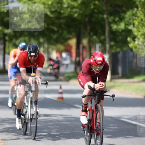 10.08.2025 - GEWOBA Citytriathlon Bremen Yannick Fuchs http://msf.ph/oto/8545247 10.08.2025 12:56:54 Radfahren 559, 597, 672, 755, 815, 830, 879, 913, 1014 meine-sportfotos.de