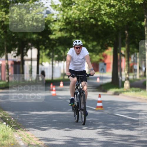 10.08.2025 - GEWOBA Citytriathlon Bremen Yannick Fuchs http://msf.ph/oto/8545254 10.08.2025 11:03:42 Radfahren 13, 55, 167 meine-sportfotos.de