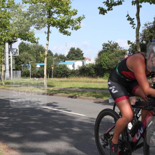 10.08.2025 - GEWOBA Citytriathlon Bremen Yannick Fuchs http://msf.ph/oto/8545265 10.08.2025 10:25:16 Radfahren 368, 438 meine-sportfotos.de