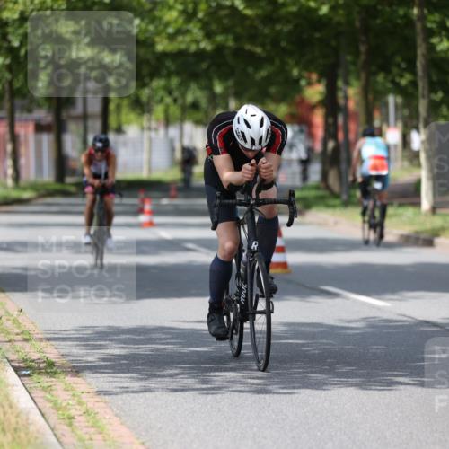 10.08.2025 - GEWOBA Citytriathlon Bremen Yannick Fuchs http://msf.ph/oto/8545266 10.08.2025 12:56:57 Radfahren 559, 597, 672, 723, 755, 815, 830, 879, 913, 1003, 1014 meine-sportfotos.de