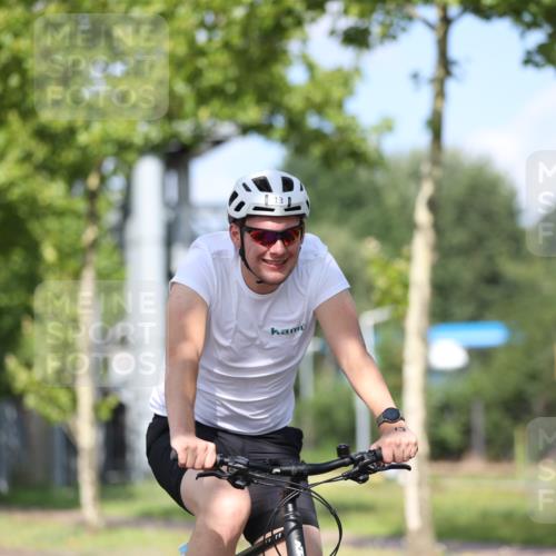 10.08.2025 - GEWOBA Citytriathlon Bremen Yannick Fuchs http://msf.ph/oto/8545267 10.08.2025 11:03:44 Radfahren 13, 55, 167 meine-sportfotos.de