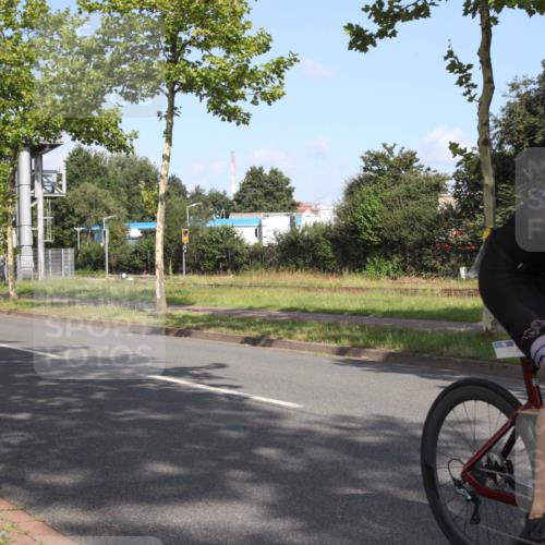 10.08.2025 - GEWOBA Citytriathlon Bremen Yannick Fuchs http://msf.ph/oto/8545282 10.08.2025 10:25:53 Radfahren 369, 431 meine-sportfotos.de