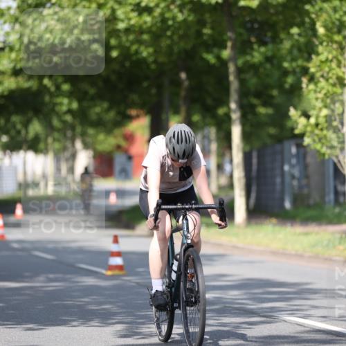 10.08.2025 - GEWOBA Citytriathlon Bremen Yannick Fuchs http://msf.ph/oto/8545287 10.08.2025 11:03:50 Radfahren 13, 167 meine-sportfotos.de