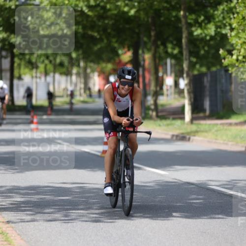 10.08.2025 - GEWOBA Citytriathlon Bremen Yannick Fuchs http://msf.ph/oto/8545289 10.08.2025 12:56:58 Radfahren 559, 597, 672, 723, 730, 755, 815, 830, 879, 913, 1003, 1014 meine-sportfotos.de