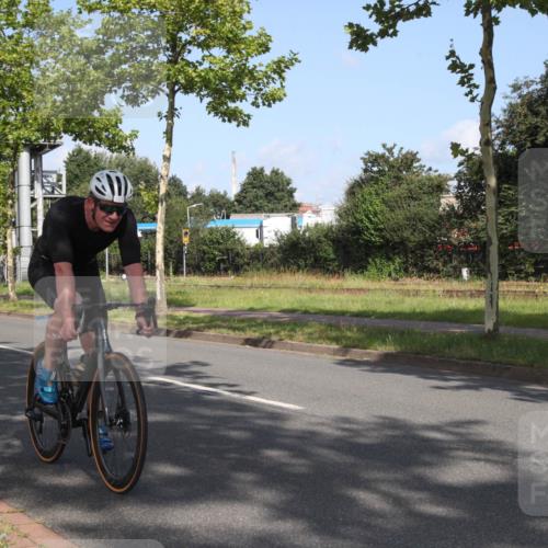 10.08.2025 - GEWOBA Citytriathlon Bremen Yannick Fuchs http://msf.ph/oto/8545290 10.08.2025 10:26:21 Radfahren 395, 507 meine-sportfotos.de