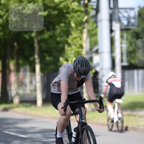 10.08.2025 - GEWOBA Citytriathlon Bremen Yannick Fuchs http://msf.ph/oto/8545291 10.08.2025 11:03:50 Radfahren 13, 167 meine-sportfotos.de