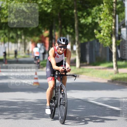 10.08.2025 - GEWOBA Citytriathlon Bremen Yannick Fuchs http://msf.ph/oto/8545292 10.08.2025 12:56:58 Radfahren 559, 597, 672, 723, 730, 755, 815, 830, 879, 913, 1003, 1014 meine-sportfotos.de