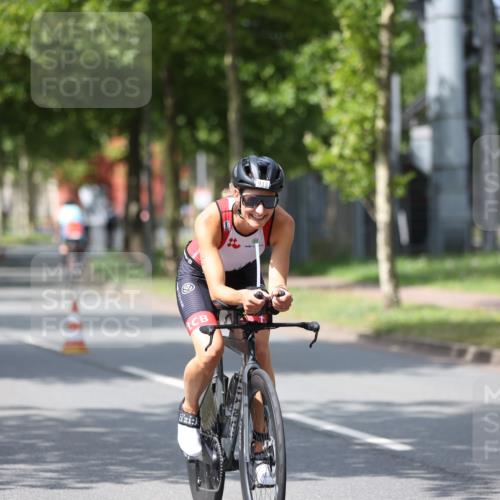 10.08.2025 - GEWOBA Citytriathlon Bremen Yannick Fuchs http://msf.ph/oto/8545294 10.08.2025 12:56:59 Radfahren 559, 597, 672, 723, 730, 755, 815, 830, 879, 913, 1003, 1014 meine-sportfotos.de