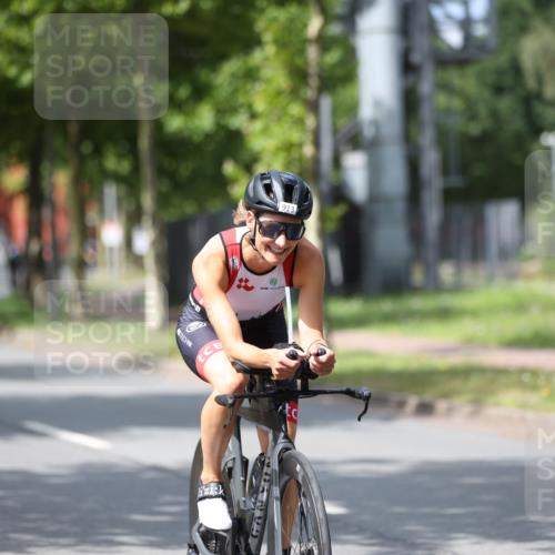10.08.2025 - GEWOBA Citytriathlon Bremen Yannick Fuchs http://msf.ph/oto/8545297 10.08.2025 12:56:59 Radfahren 559, 597, 672, 723, 730, 755, 815, 830, 879, 913, 1003, 1014 meine-sportfotos.de