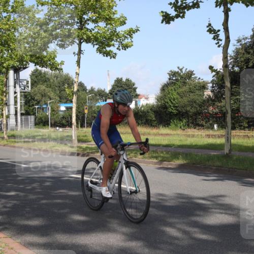 10.08.2025 - GEWOBA Citytriathlon Bremen Yannick Fuchs http://msf.ph/oto/8545298 10.08.2025 10:26:37 Radfahren 487 meine-sportfotos.de