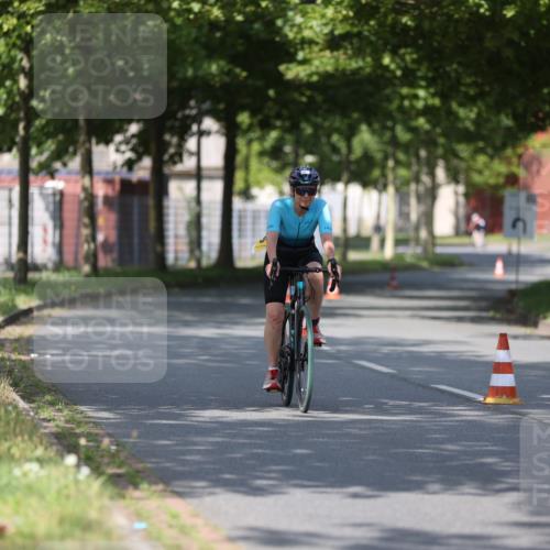 10.08.2025 - GEWOBA Citytriathlon Bremen Yannick Fuchs http://msf.ph/oto/8545299 10.08.2025 11:04:13 Radfahren 505 meine-sportfotos.de