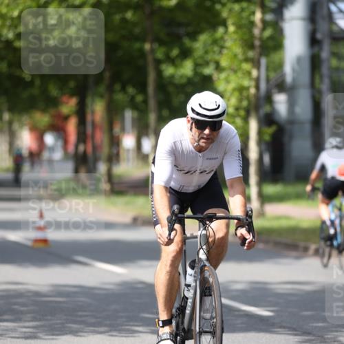 10.08.2025 - GEWOBA Citytriathlon Bremen Yannick Fuchs http://msf.ph/oto/8545301 10.08.2025 12:57:02 Radfahren 559, 597, 672, 723, 730, 755, 830, 879, 913, 940, 969, 1003, 1014 meine-sportfotos.de