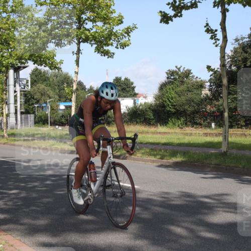 10.08.2025 - GEWOBA Citytriathlon Bremen Yannick Fuchs http://msf.ph/oto/8545307 10.08.2025 10:27:28 Radfahren 351, 422, 437, 511 meine-sportfotos.de