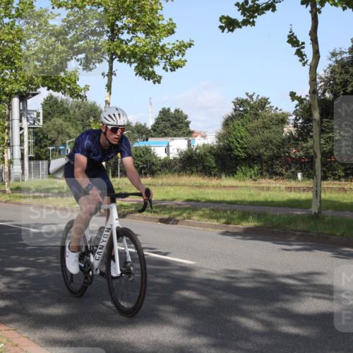 10.08.2025 - GEWOBA Citytriathlon Bremen Yannick Fuchs http://msf.ph/oto/8545310 10.08.2025 10:27:32 Radfahren 351, 422, 437 meine-sportfotos.de