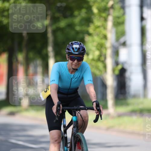 10.08.2025 - GEWOBA Citytriathlon Bremen Yannick Fuchs http://msf.ph/oto/8545314 10.08.2025 11:04:15 Radfahren 505 meine-sportfotos.de