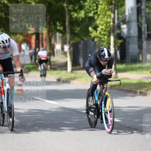 10.08.2025 - GEWOBA Citytriathlon Bremen Yannick Fuchs http://msf.ph/oto/8545325 10.08.2025 12:57:05 Radfahren 559, 672, 723, 730, 755, 758, 830, 849, 879, 913, 940, 969, 1003, 1014 meine-sportfotos.de