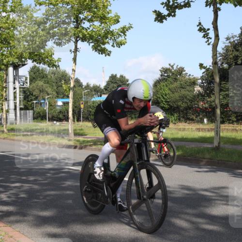 10.08.2025 - GEWOBA Citytriathlon Bremen Yannick Fuchs http://msf.ph/oto/8545326 10.08.2025 10:28:27 Radfahren 425 meine-sportfotos.de
