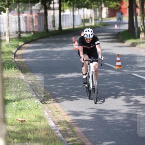 10.08.2025 - GEWOBA Citytriathlon Bremen Yannick Fuchs http://msf.ph/oto/8545328 10.08.2025 11:04:47 Radfahren 235, 361 meine-sportfotos.de