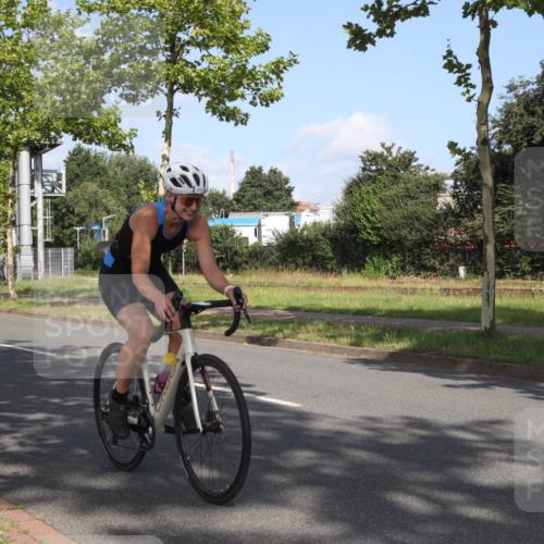 10.08.2025 - GEWOBA Citytriathlon Bremen Yannick Fuchs http://msf.ph/oto/8545338 10.08.2025 10:28:58 Radfahren 424, 459 meine-sportfotos.de