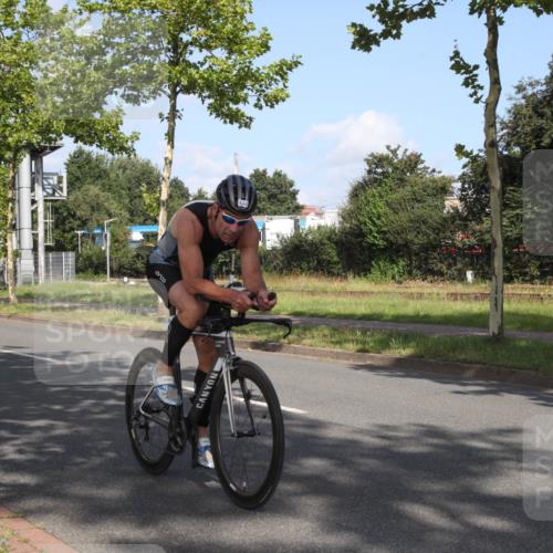 10.08.2025 - GEWOBA Citytriathlon Bremen Yannick Fuchs http://msf.ph/oto/8545340 10.08.2025 10:29:05 Radfahren 412, 424, 459, 510 meine-sportfotos.de