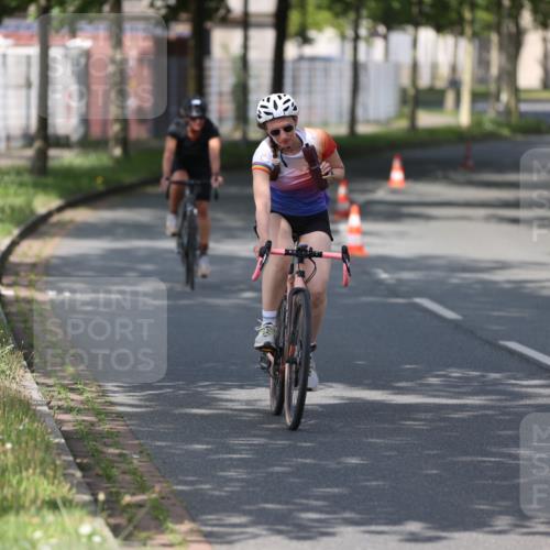 10.08.2025 - GEWOBA Citytriathlon Bremen Yannick Fuchs http://msf.ph/oto/8545342 10.08.2025 11:05:49 Radfahren 179, 217 meine-sportfotos.de