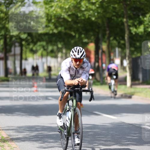 10.08.2025 - GEWOBA Citytriathlon Bremen Yannick Fuchs http://msf.ph/oto/8545354 10.08.2025 12:57:07 Radfahren 559, 672, 723, 730, 755, 758, 830, 849, 879, 913, 940, 969, 1003, 1014 meine-sportfotos.de