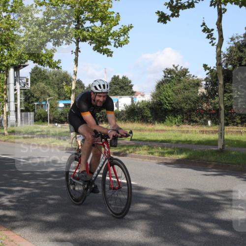 10.08.2025 - GEWOBA Citytriathlon Bremen Yannick Fuchs http://msf.ph/oto/8545359 10.08.2025 10:29:15 Radfahren 386, 412, 510 meine-sportfotos.de